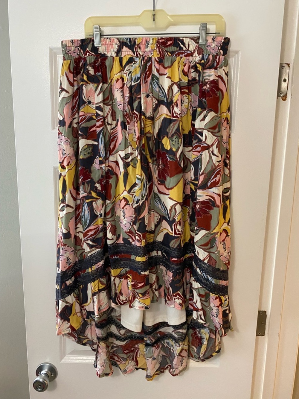 Torrid Size 0 Hi-Lo Midi Skirt Pink Yellow Floral Stretch Waist Lace Details